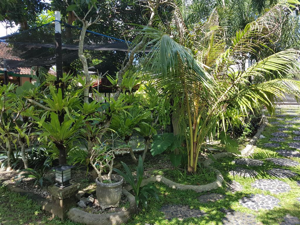 Villa Bale Seni Матарам Екстериор снимка