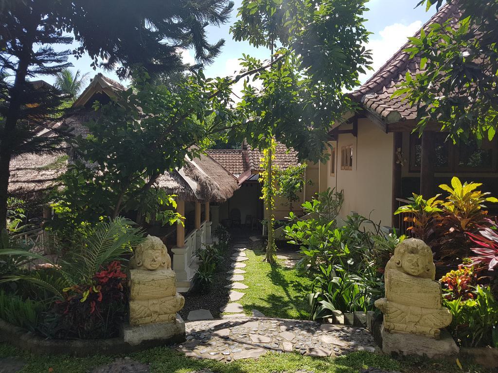 Villa Bale Seni Матарам Екстериор снимка