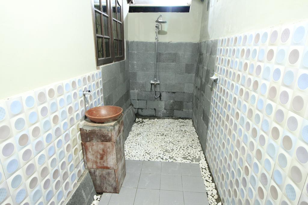 Villa Bale Seni Матарам Екстериор снимка