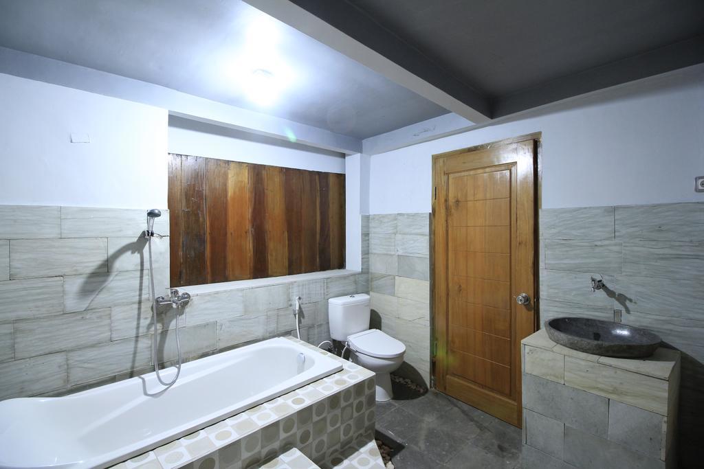 Villa Bale Seni Матарам Екстериор снимка