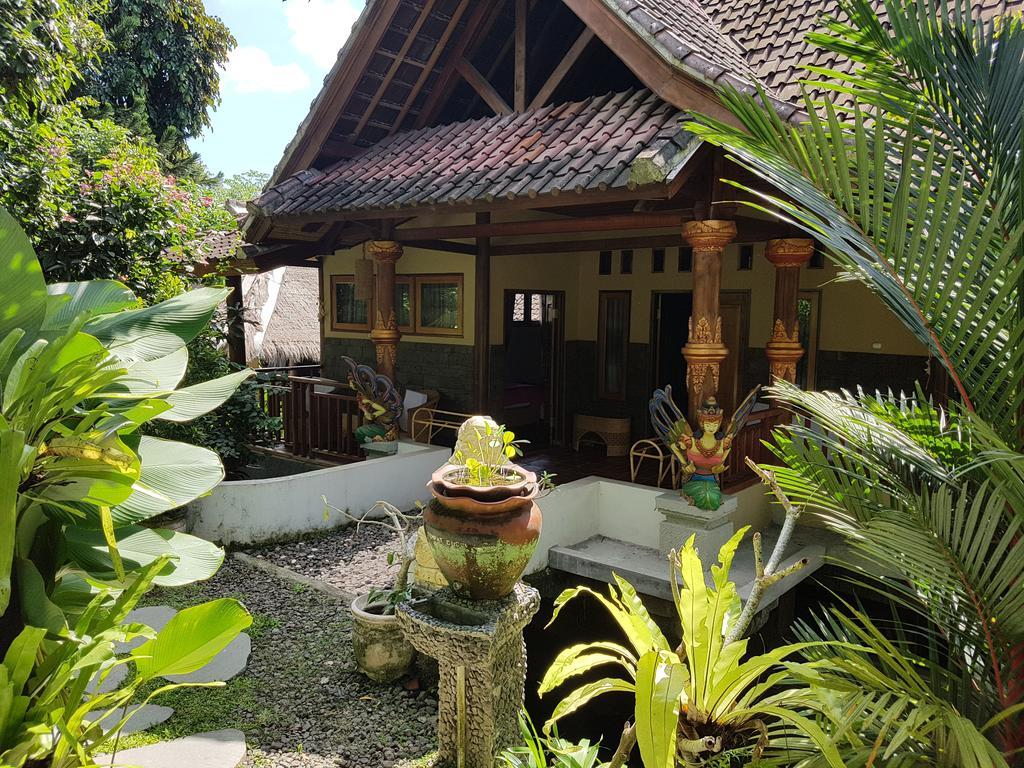 Villa Bale Seni Матарам Екстериор снимка