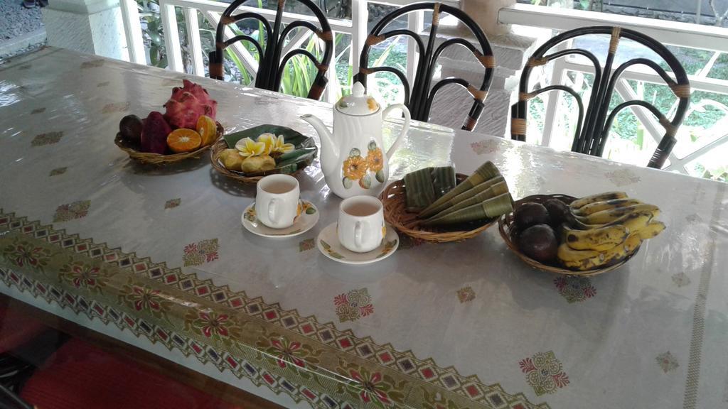 Villa Bale Seni Матарам Екстериор снимка