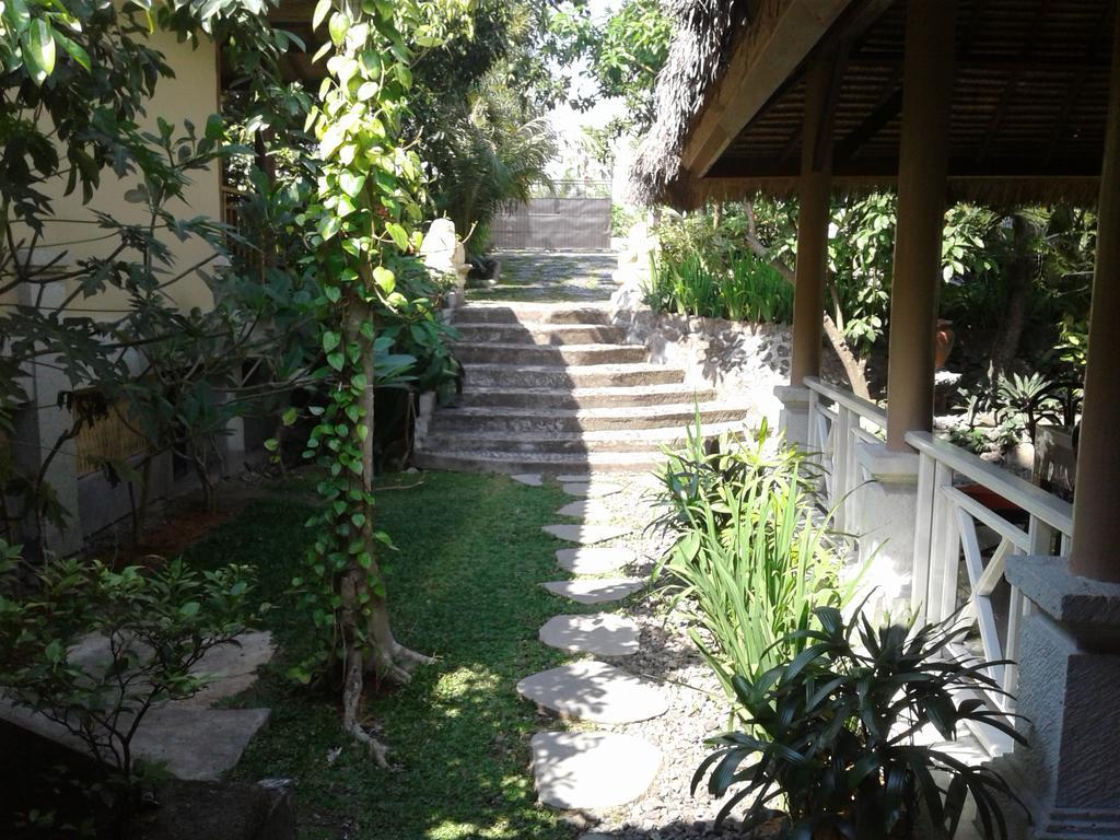 Villa Bale Seni Матарам Екстериор снимка
